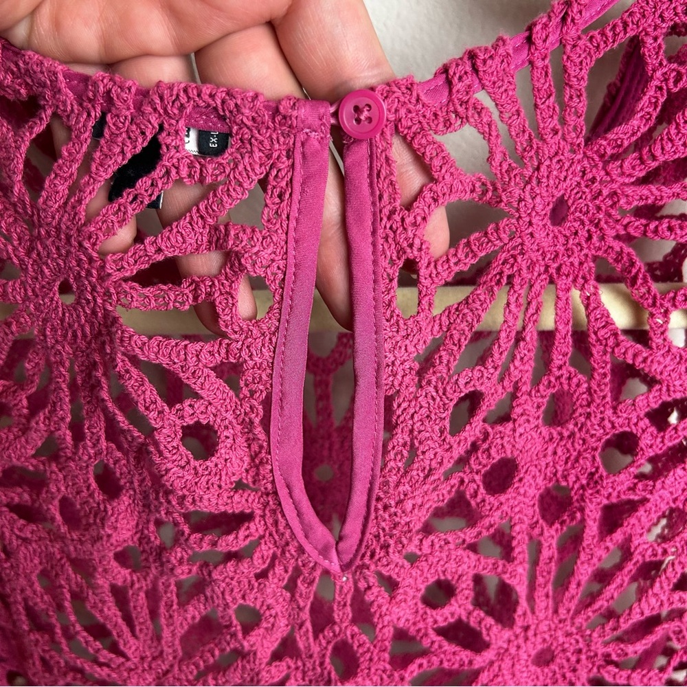 Express rose pink crochet crop tank floral size: L - Picture 10 of 10